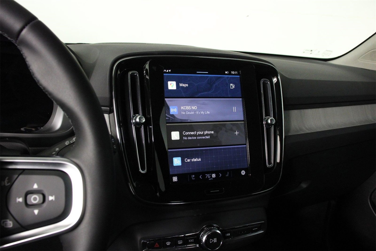 New 2025 Volvo XC40 B5 Ultra w/ Climate Package image 6