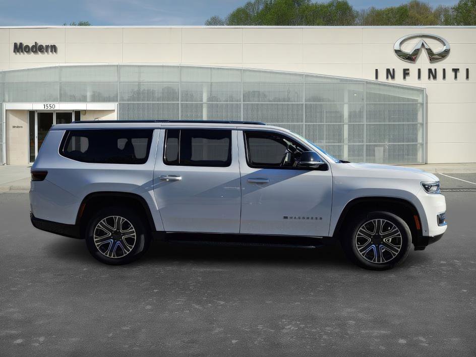 Used 2024 Jeep Wagoneer L 4WD w/ Premium Group I image 3