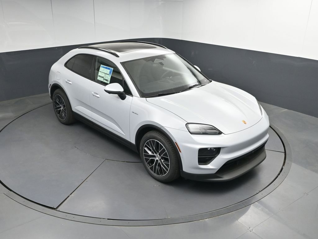 New 2026 Porsche Macan Electric RWD image 40