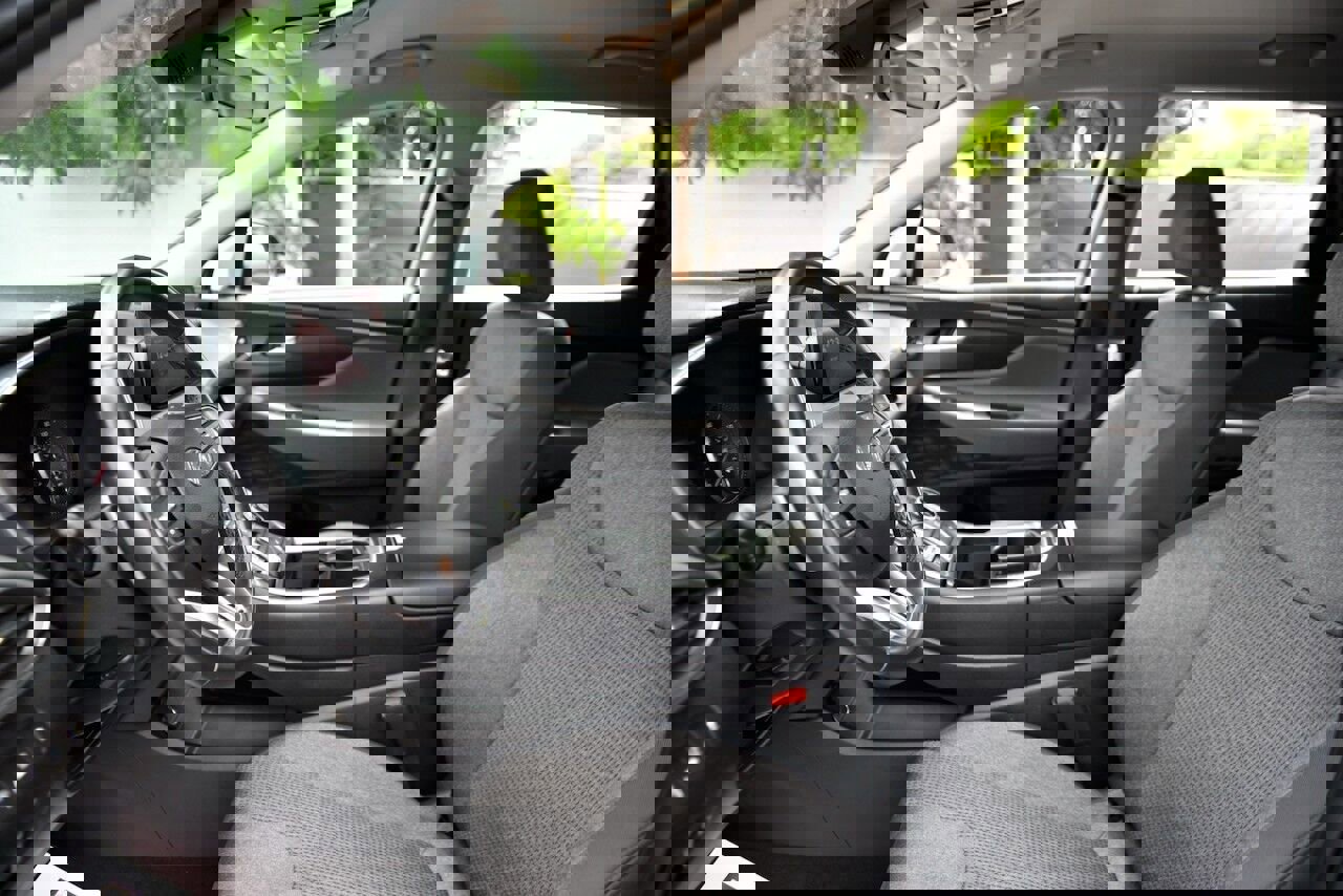 Used 2023 Hyundai Santa Fe SEL image 7