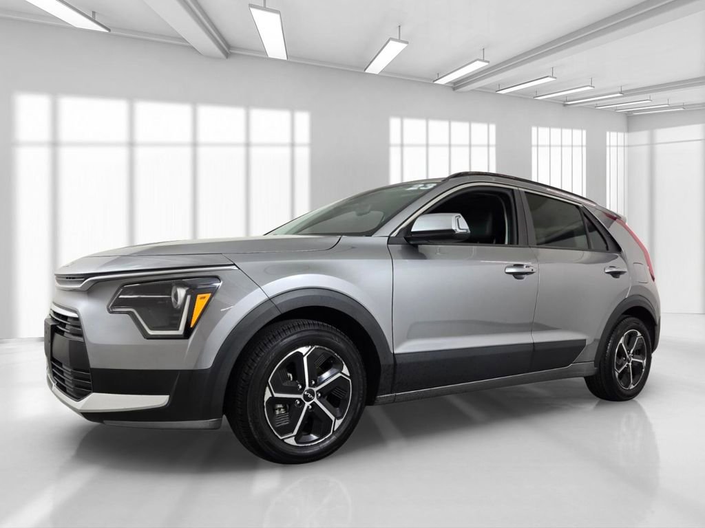 Used 2023 Kia Niro EX FWD image 2