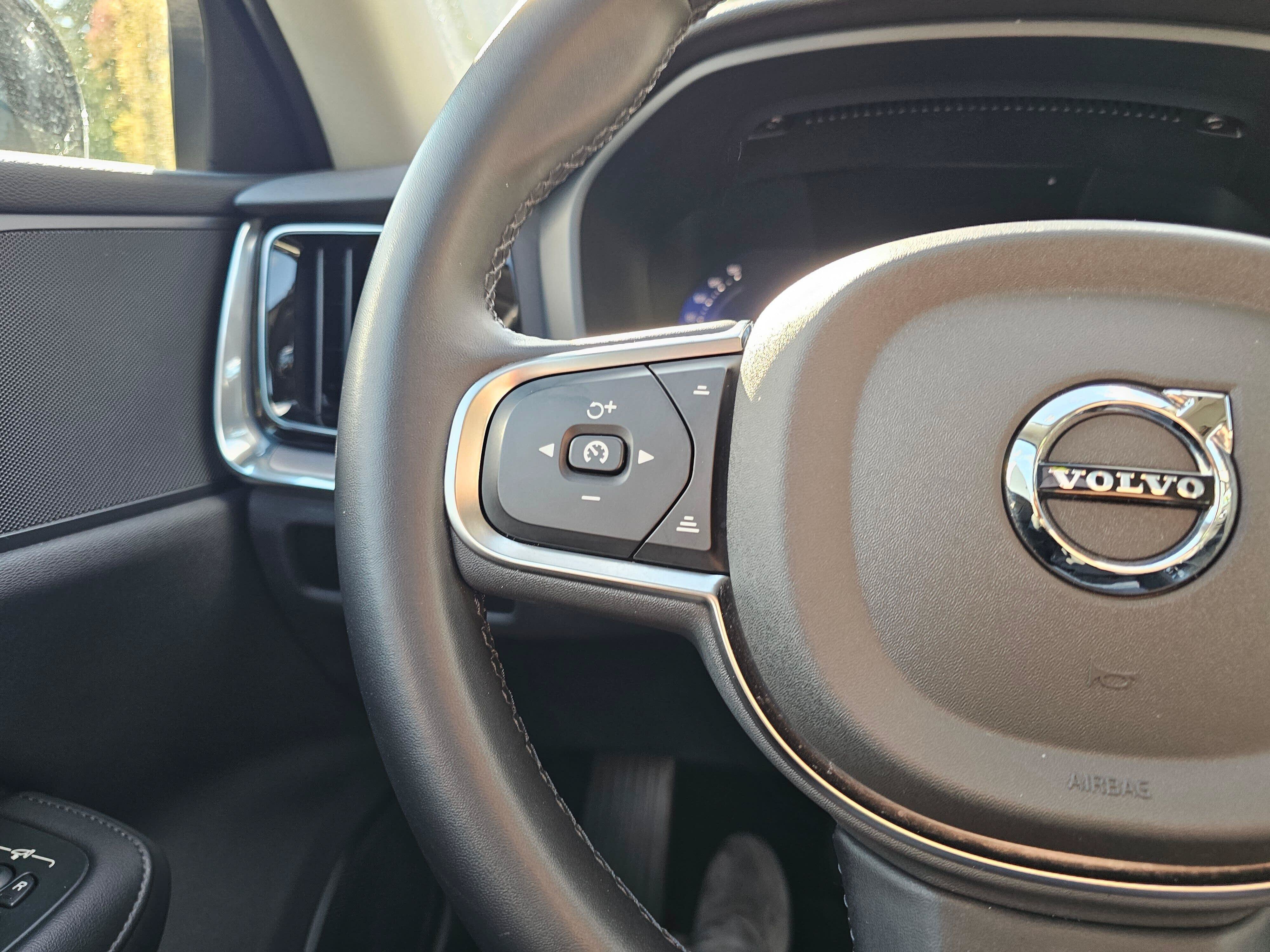 Used 2025 Volvo S60 B5 Core AWD/4WD image 34