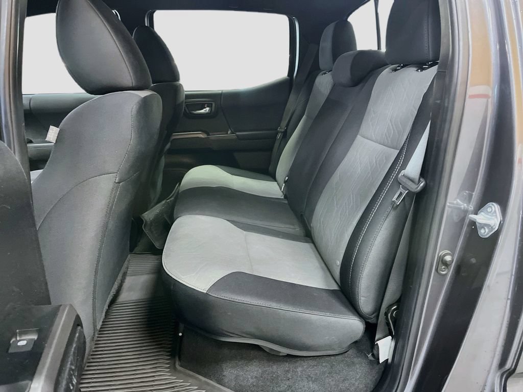Used 2022 Toyota Tacoma TRD Off-Road AWD/4WD image 22
