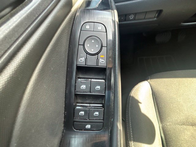 Used 2024 Nissan Rogue S AWD/4WD image 35
