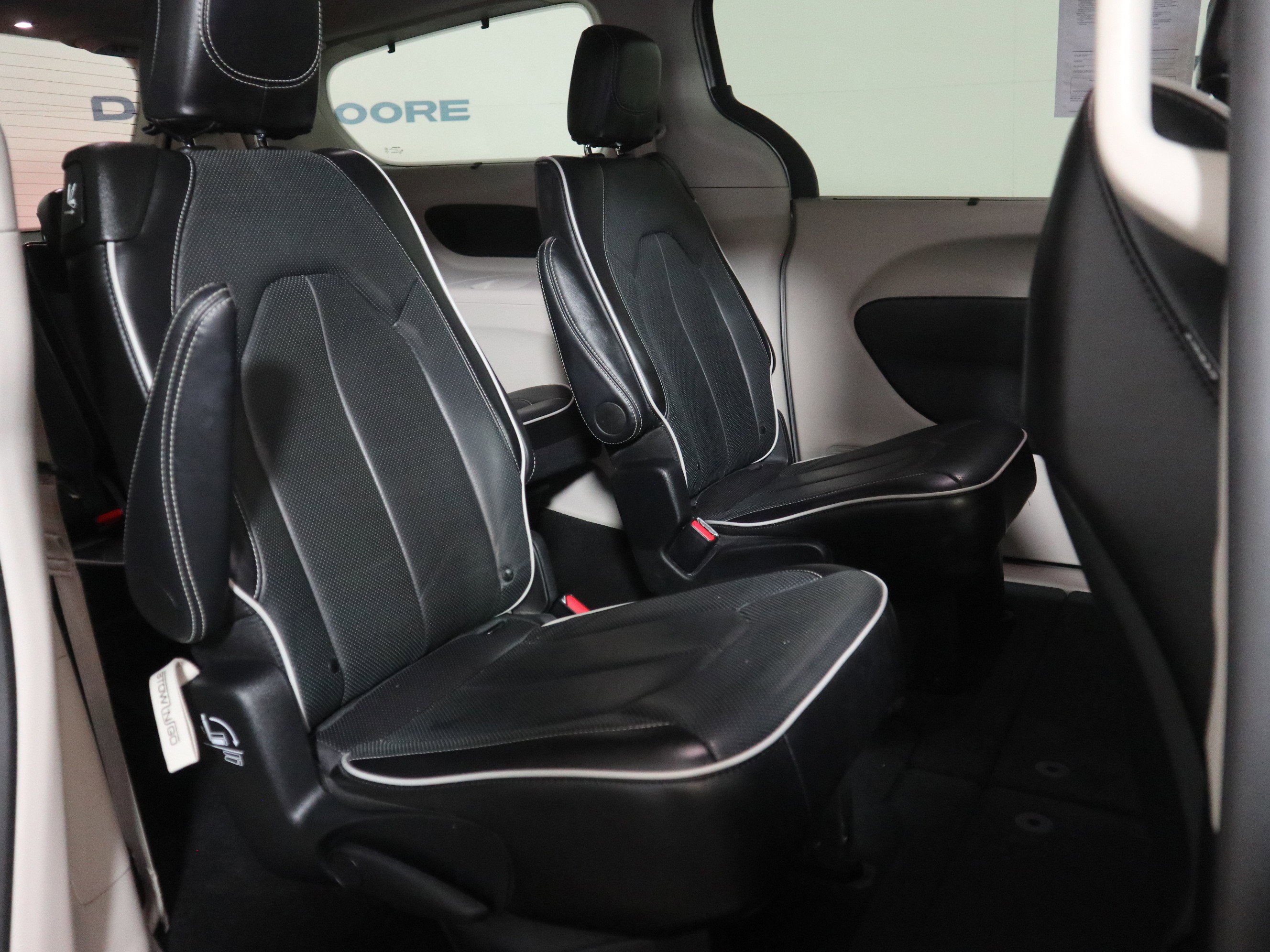 Used 2024 Chrysler Pacifica Limited image 21