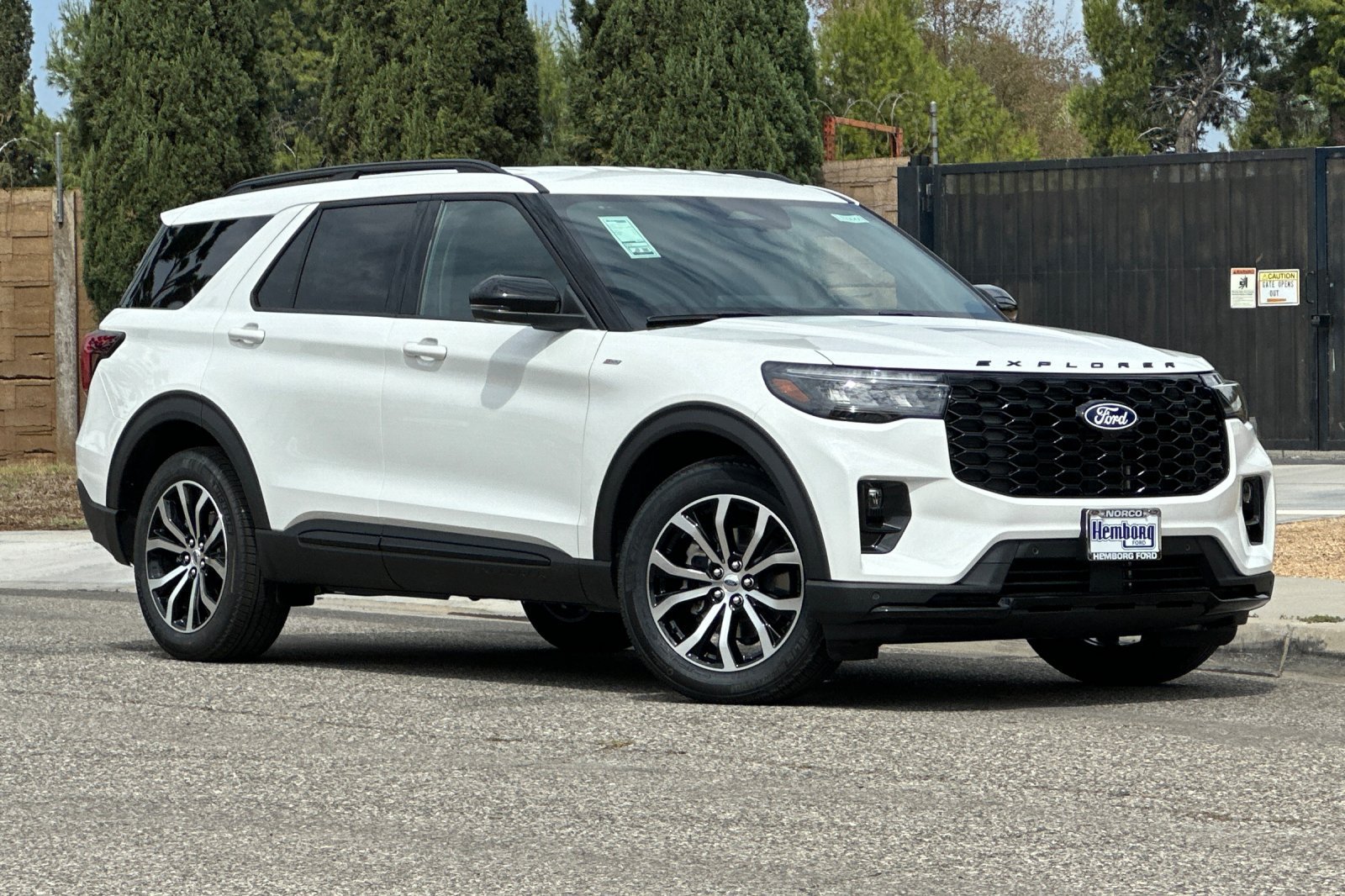 New 2027 Ford Explorer ST-Line w/ Premium Package RWD image 2