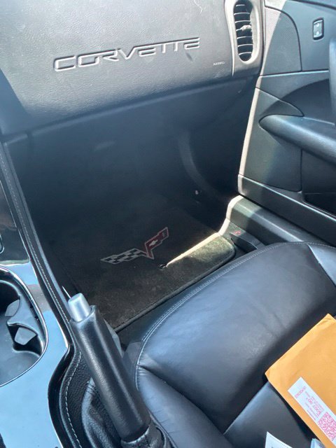 Used 2010 Chevrolet Corvette Coupe w/ 1LT RWD image 13