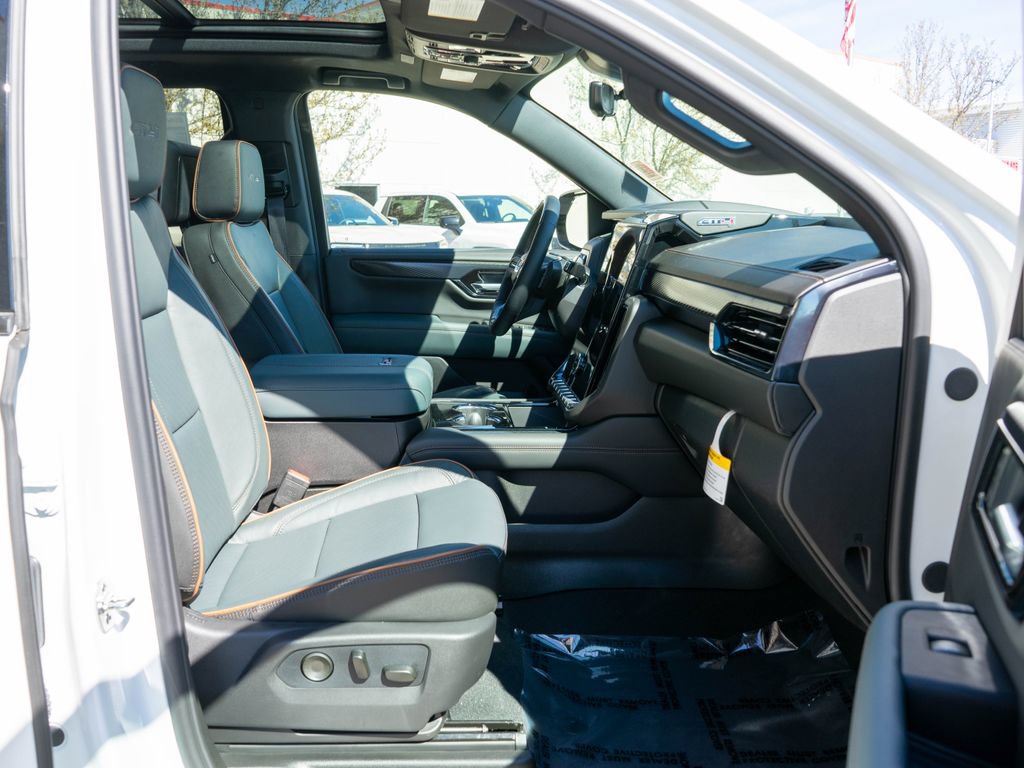 New 2026 GMC Yukon AT4 w/ AT4 Premium Plus Package AWD/4WD image 10