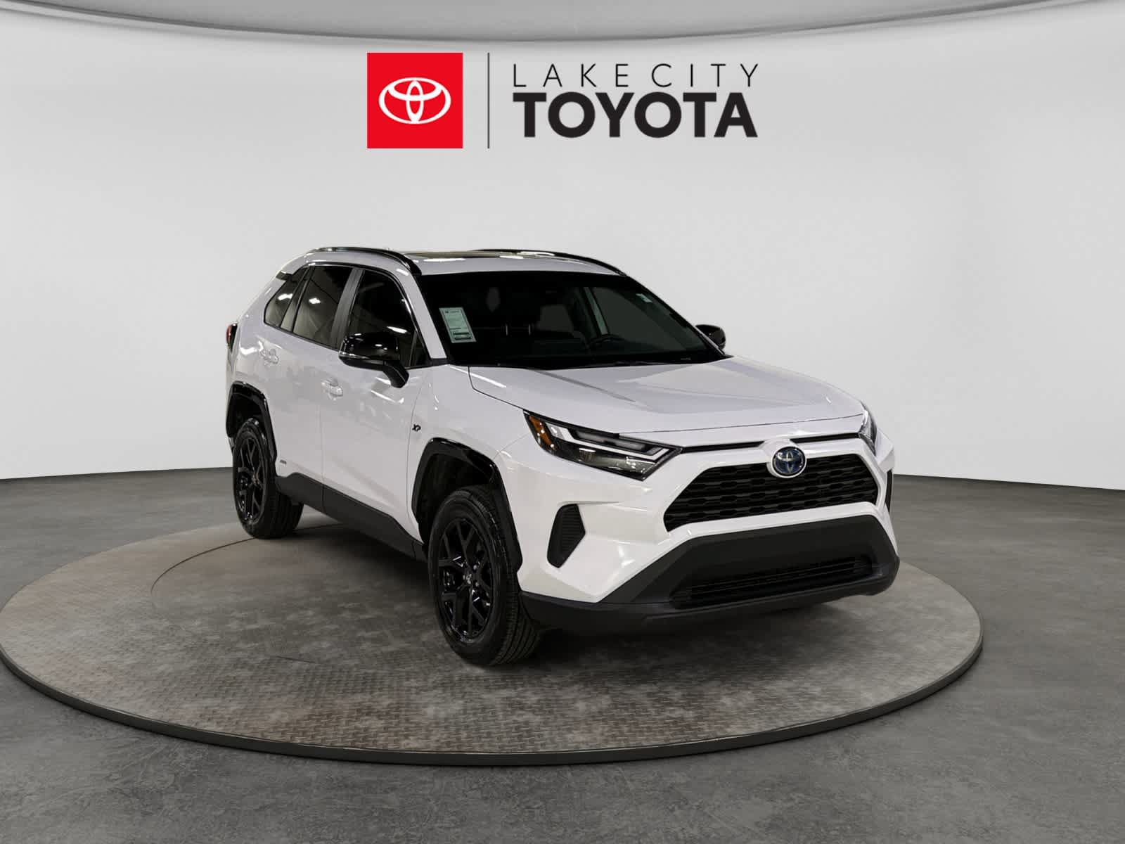Used 2024 Toyota RAV4 XLE w/ Convenience Package AWD/4WD image 13
