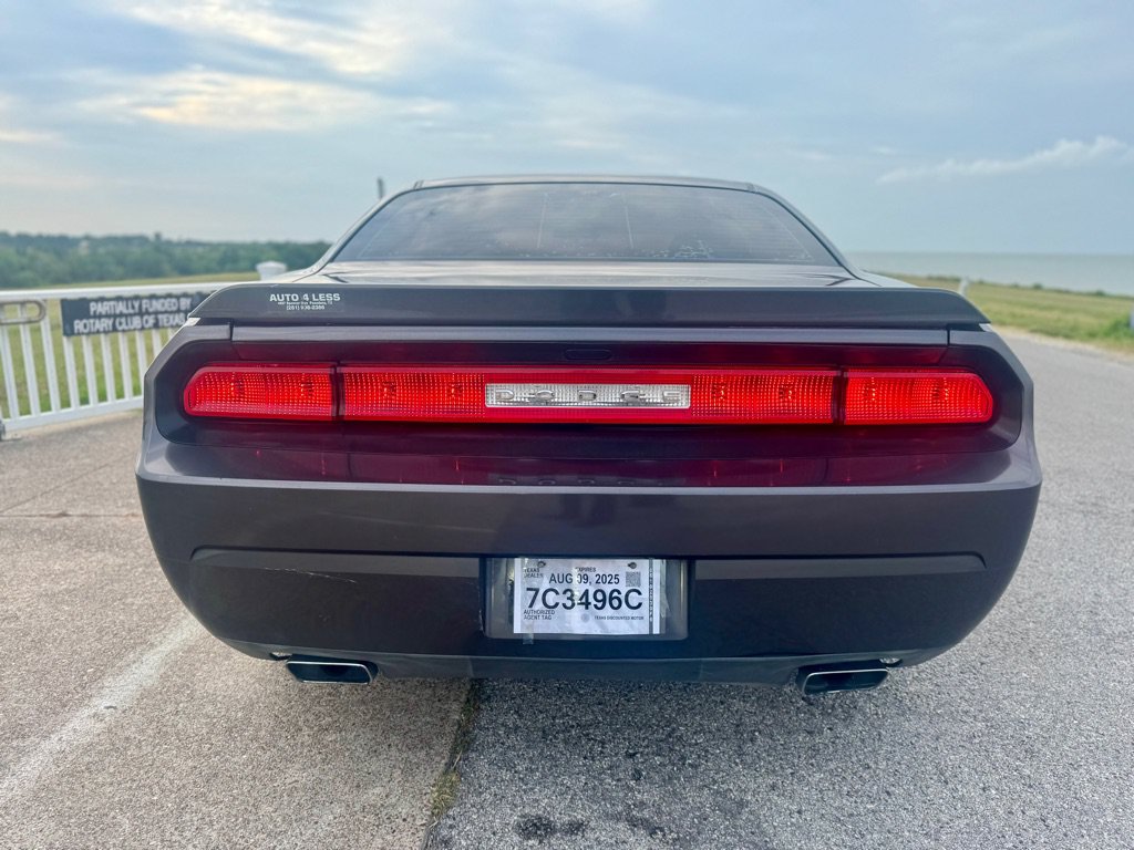 Used 2013 Dodge Challenger SXT RWD image 6
