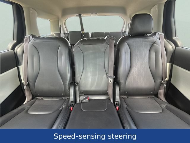 Used 2024 Kia Carnival EX FWD image 18