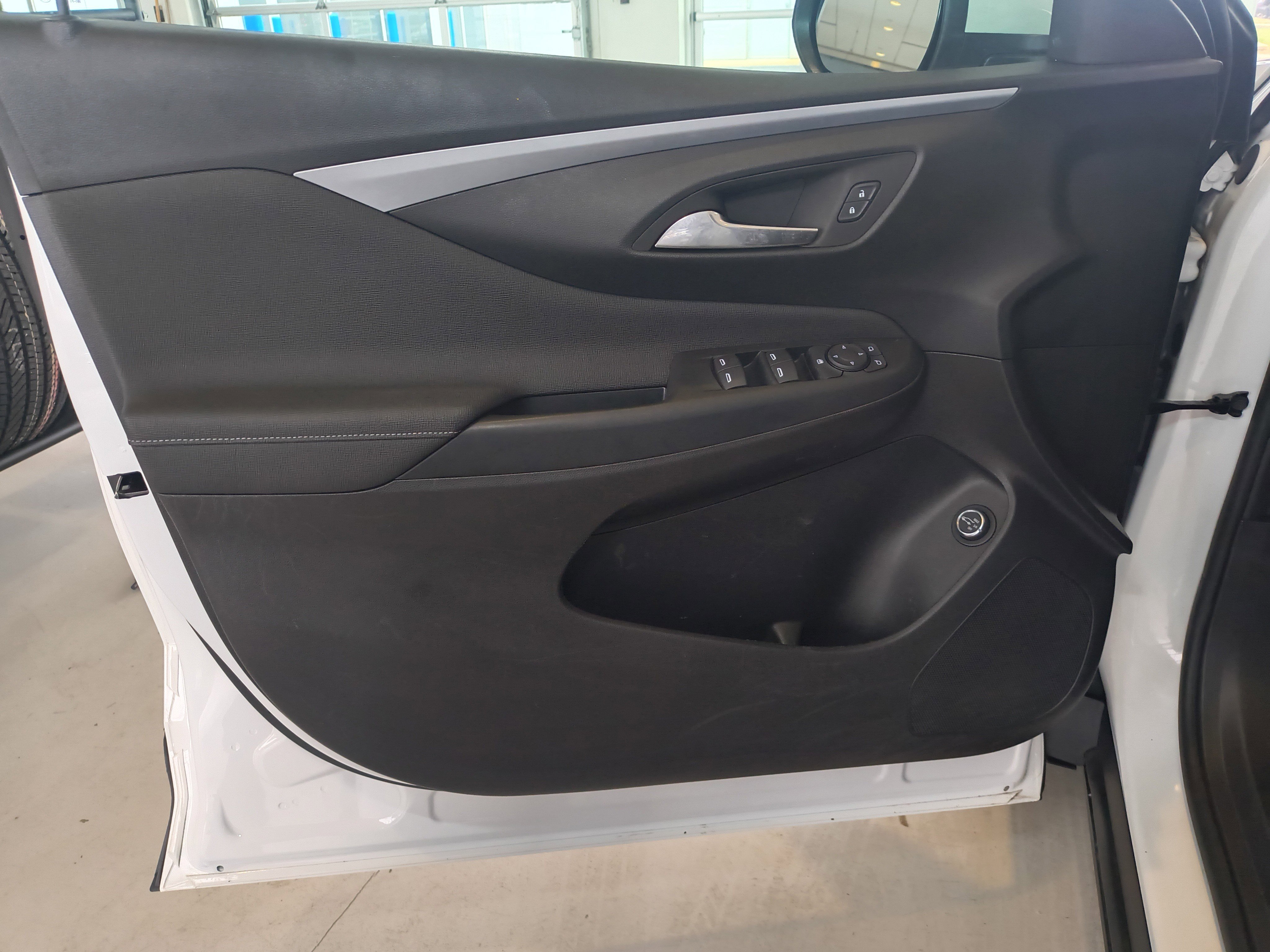 Used 2025 Buick Envista Preferred w/ Convenience I Package image 19