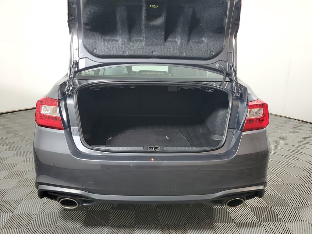 Used 2018 Subaru Legacy 3.6R Limited AWD/4WD image 9