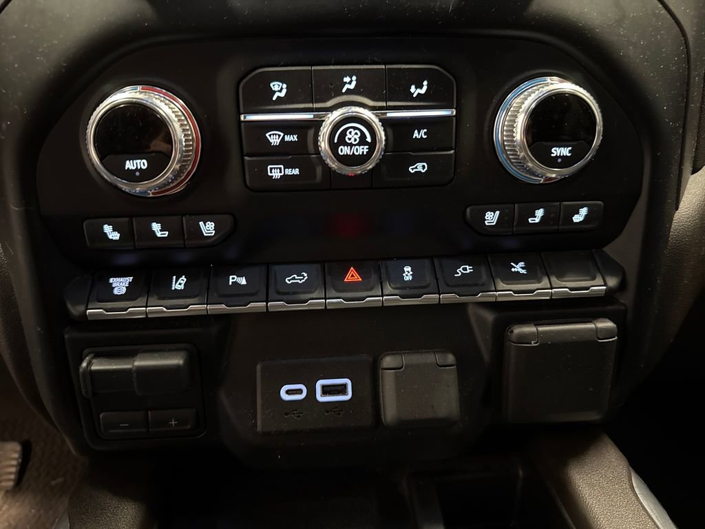 Used 2021 GMC Sierra 3500 Denali w/ Denali Ultimate Package image 13