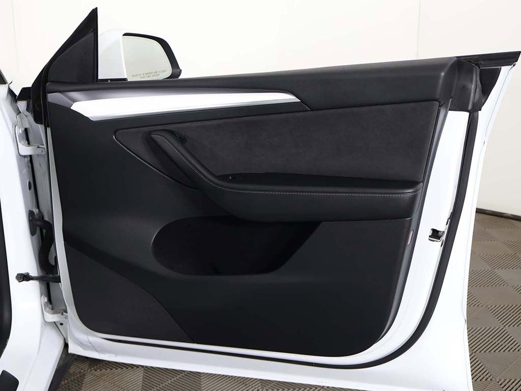 Used 2023 Tesla Model Y Long Range image 25
