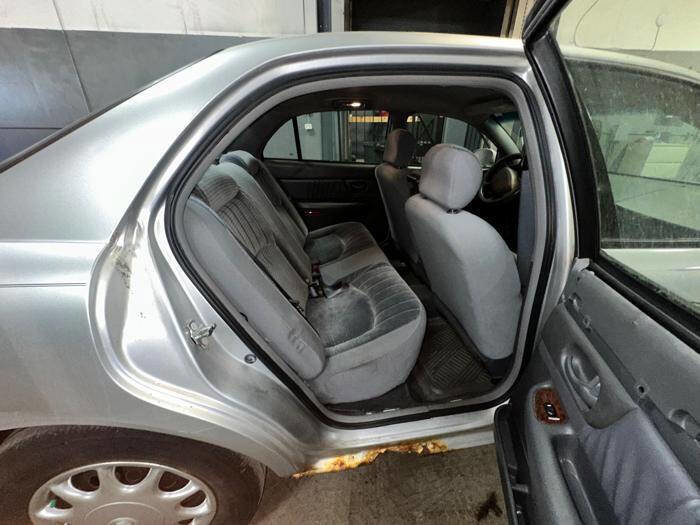 Used 2005 Buick Century Custom FWD image 26