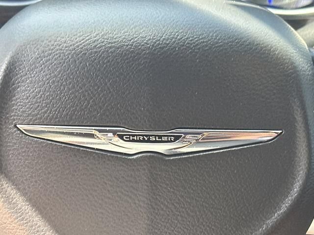 Used 2022 Chrysler Pacifica Pinnacle FWD image 26