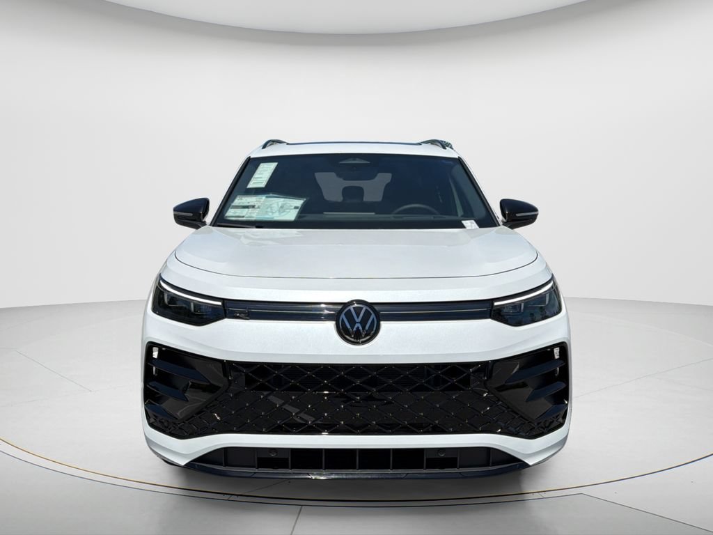 New 2026 Volkswagen Tiguan SE R-Line AWD/4WD image 2