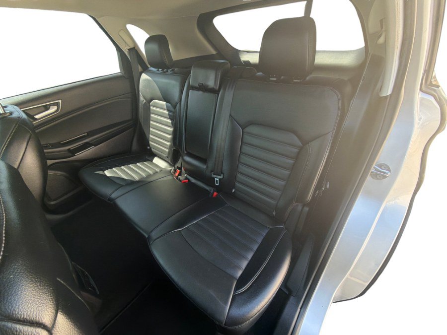 Used 2018 Ford Edge SEL w/ Equipment Group 201A FWD image 11