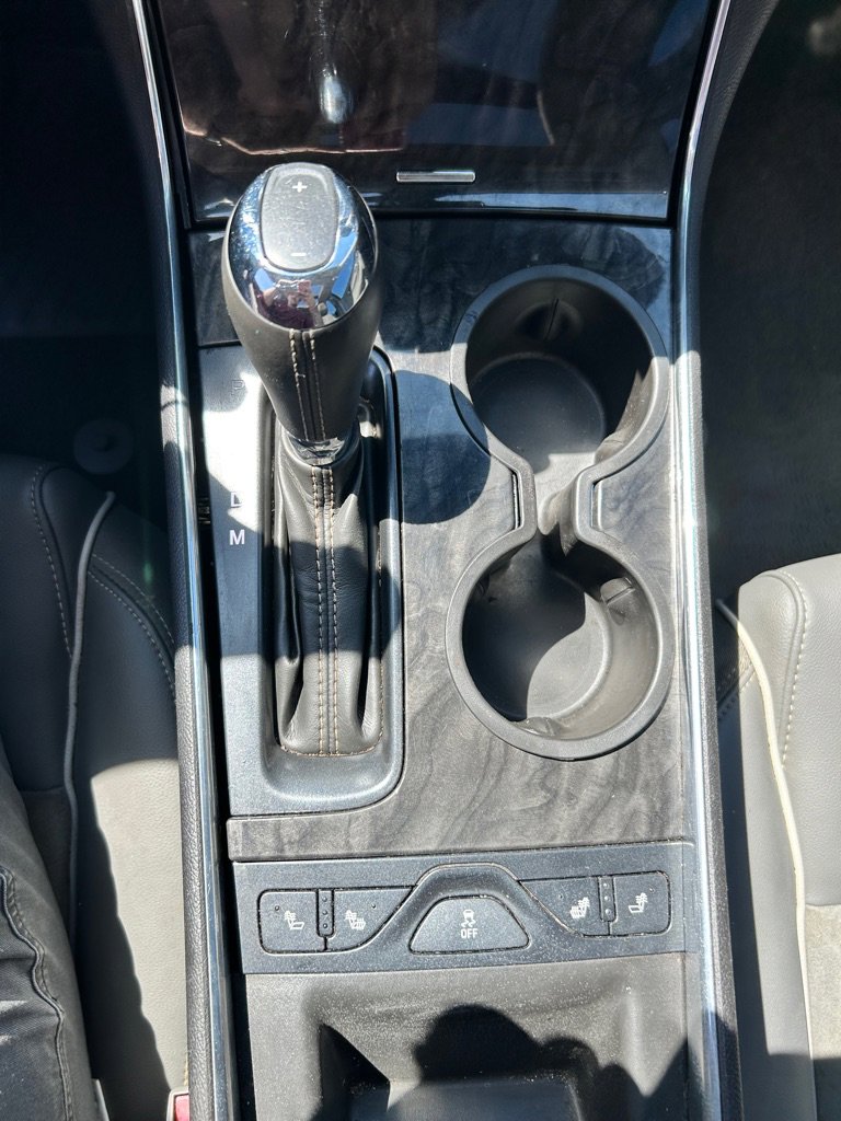 Used 2015 Chevrolet Impala LT w/ Convenience Package image 13