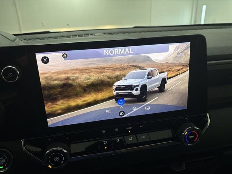 Used 2023 Chevrolet Colorado Trail Boss w/ Technology Package image 38