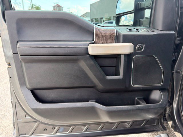 Used 2019 Ford F250 Lariat w/ Lariat Ultimate Package AWD/4WD image 22