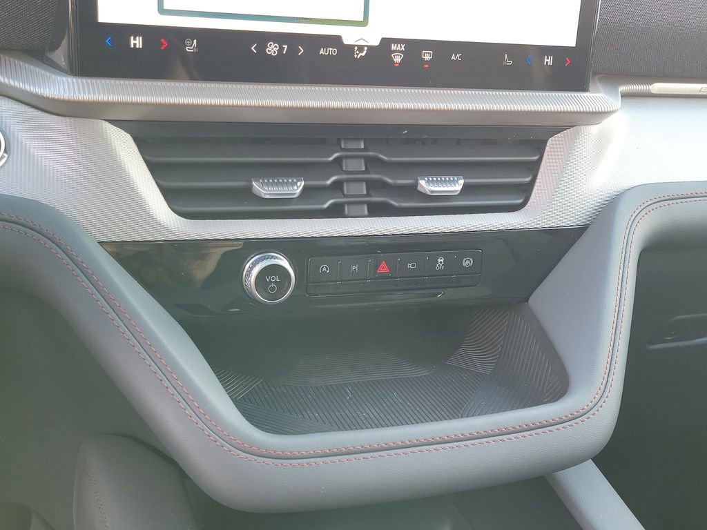 New 2026 Ford Explorer Active w/ Active Comfort Package image 28