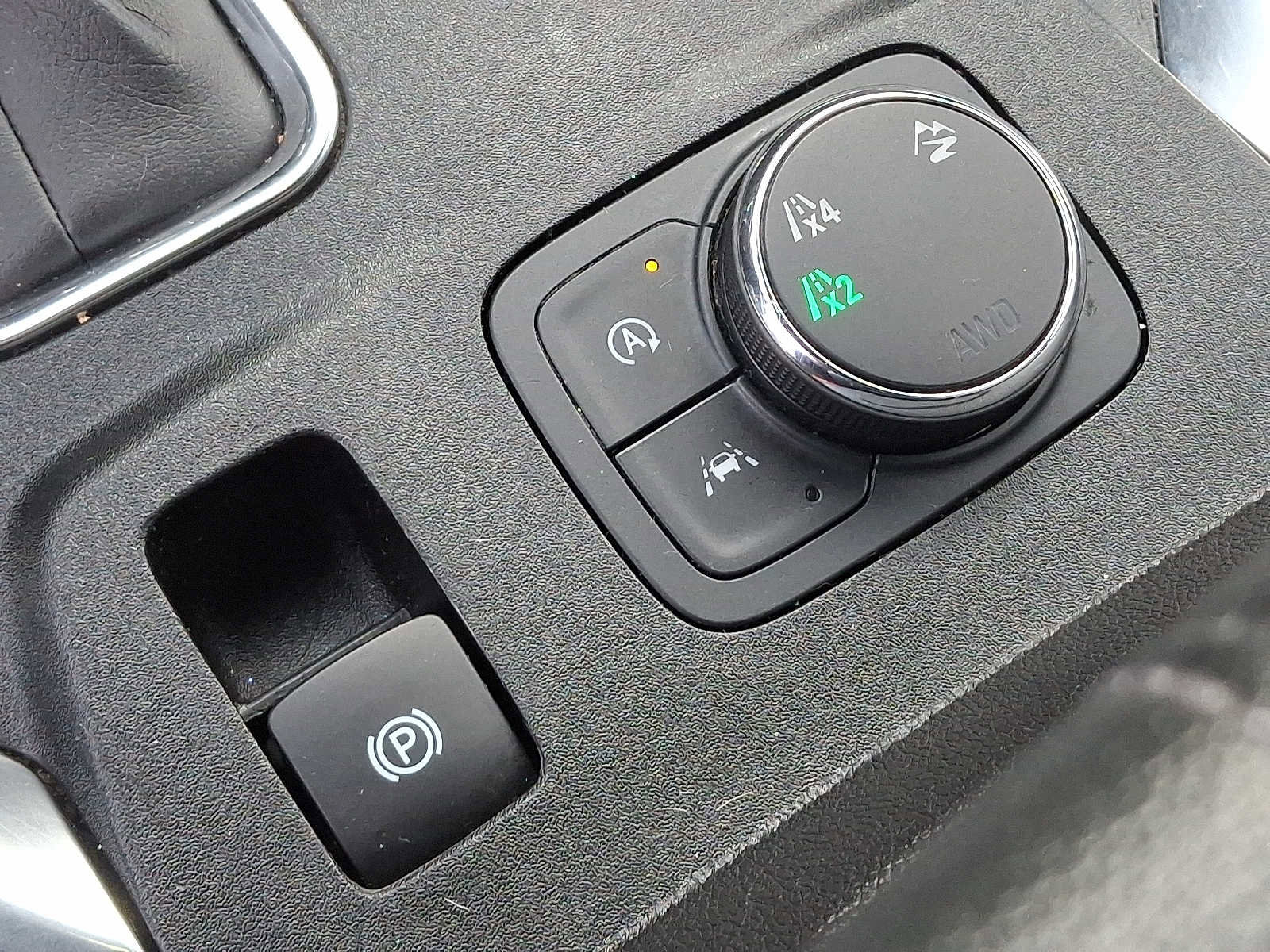 Used 2023 Chevrolet Traverse LT image 24