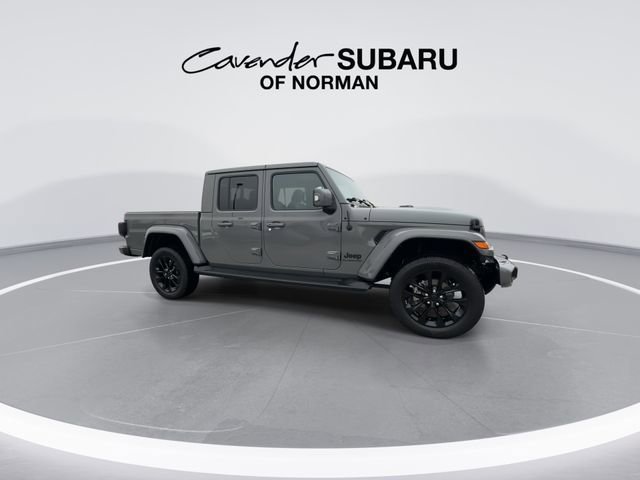 Used 2022 Jeep Gladiator Overland image 2