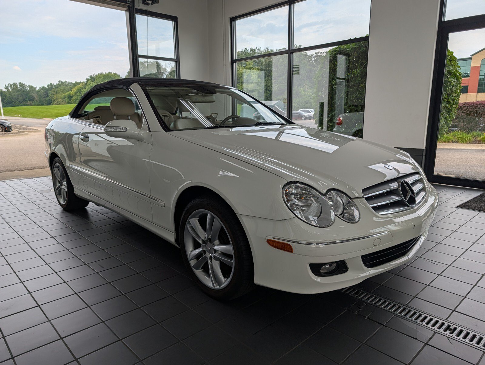Used 2007 Mercedes-Benz CLK 350 Cabriolet image 1
