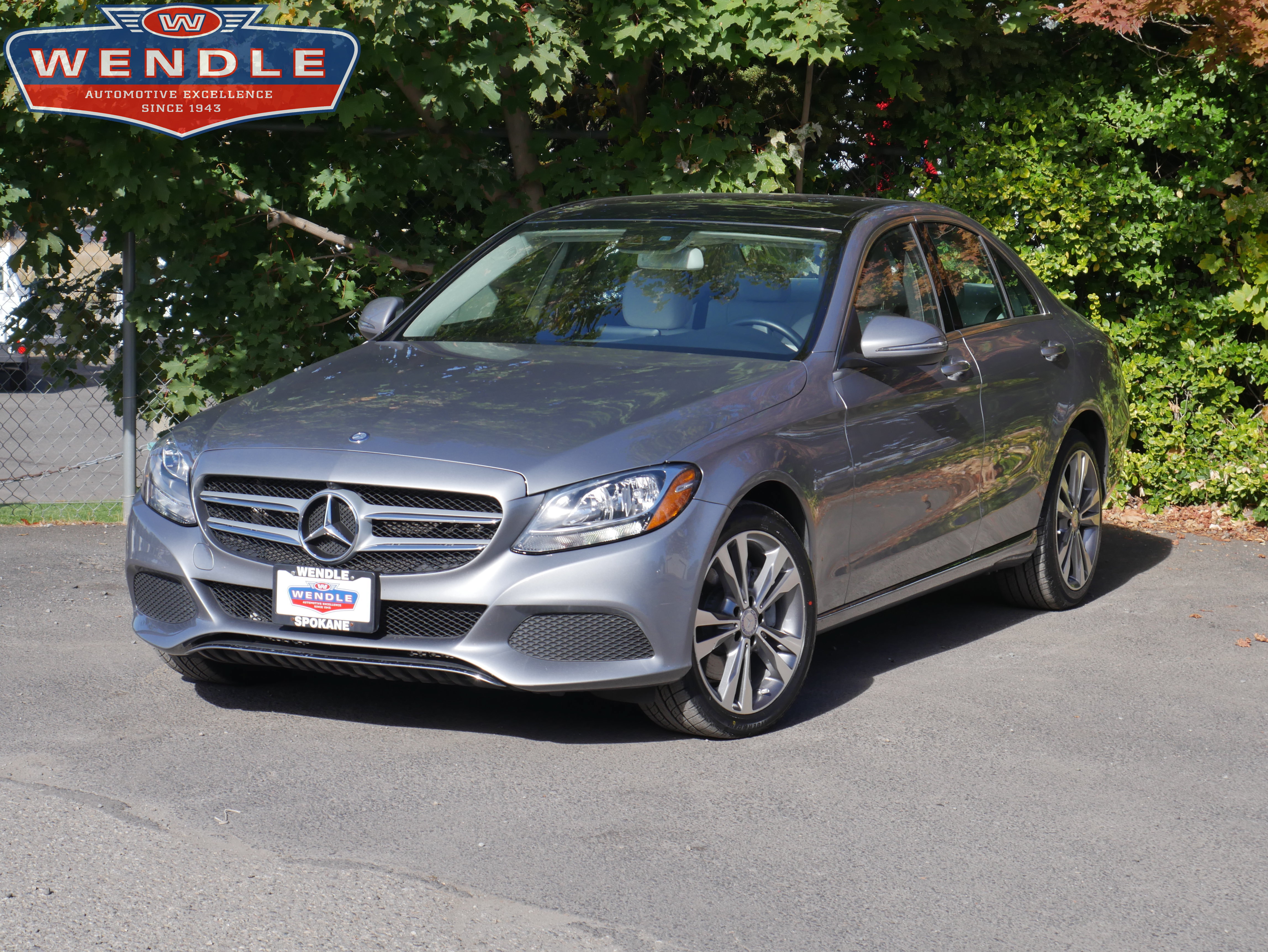 Used 2016 Mercedes-Benz C 300 4MATIC Sedan image 1