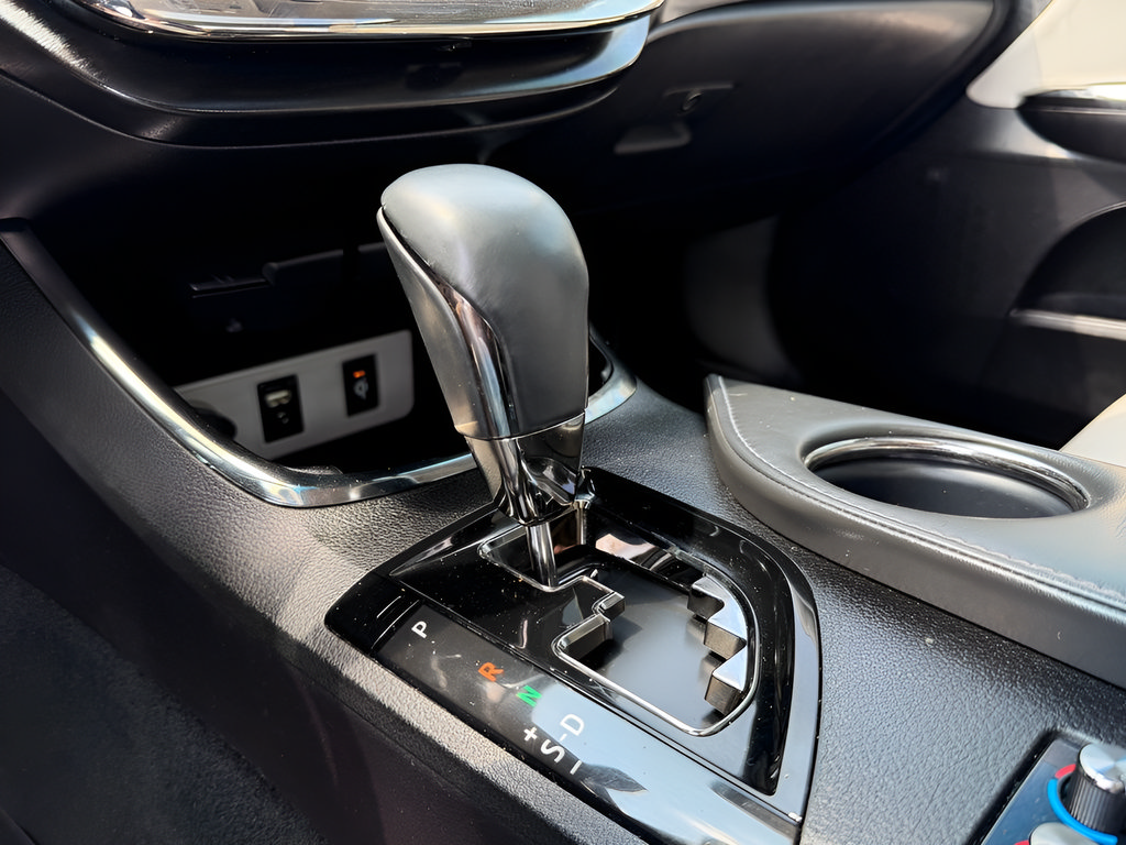 Used 2018 Toyota Avalon Limited w/ Carpet Mat Package FWD image 43