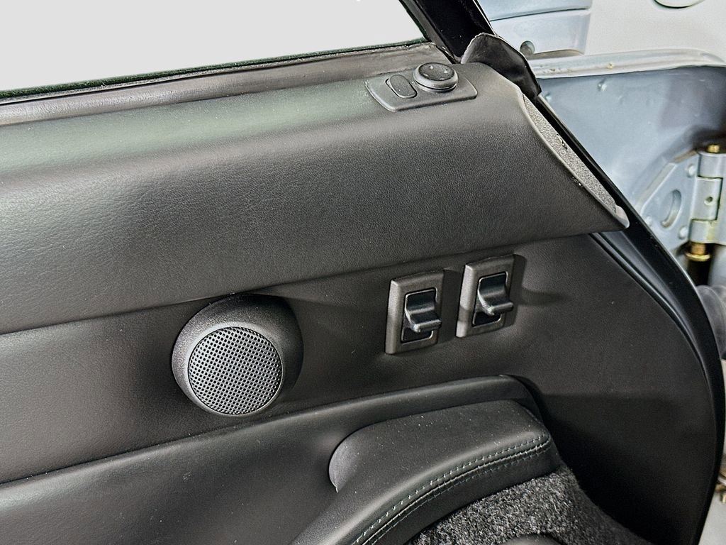 Used 1996 Porsche 911 Turbo image 17