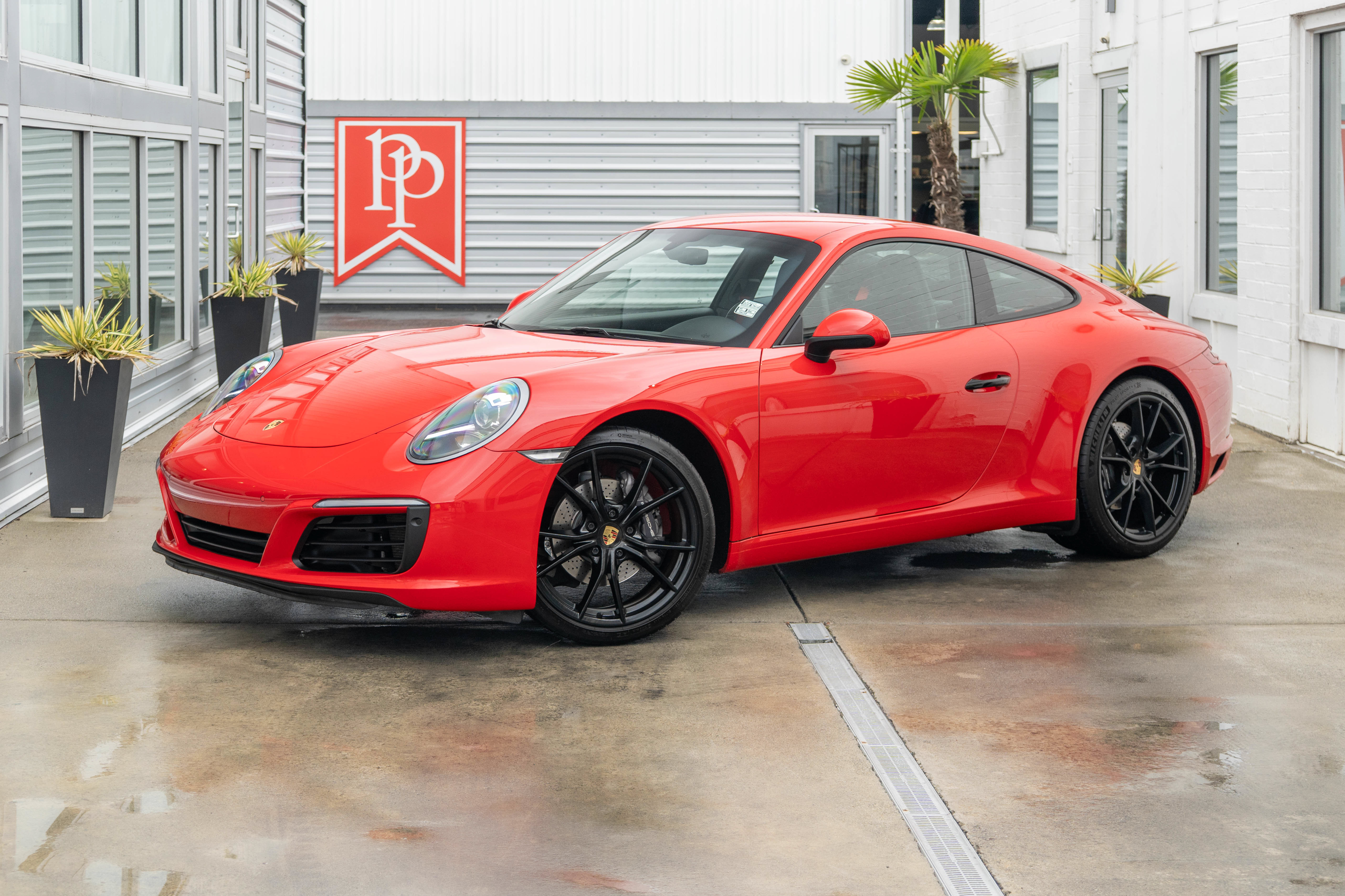 Used 2018 Porsche 911 Carrera RWD image 2