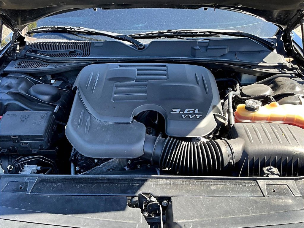 Used 2019 Dodge Challenger SXT RWD image 30