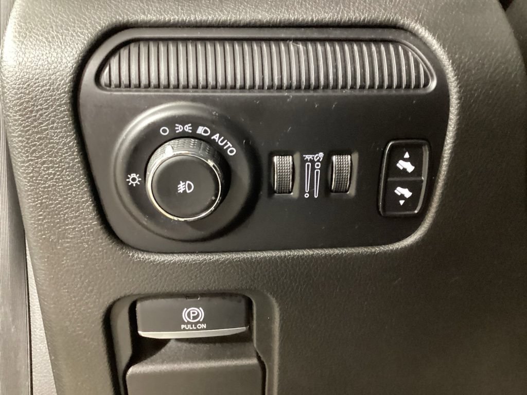 Used 2022 Jeep Grand Wagoneer Series I AWD/4WD image 21