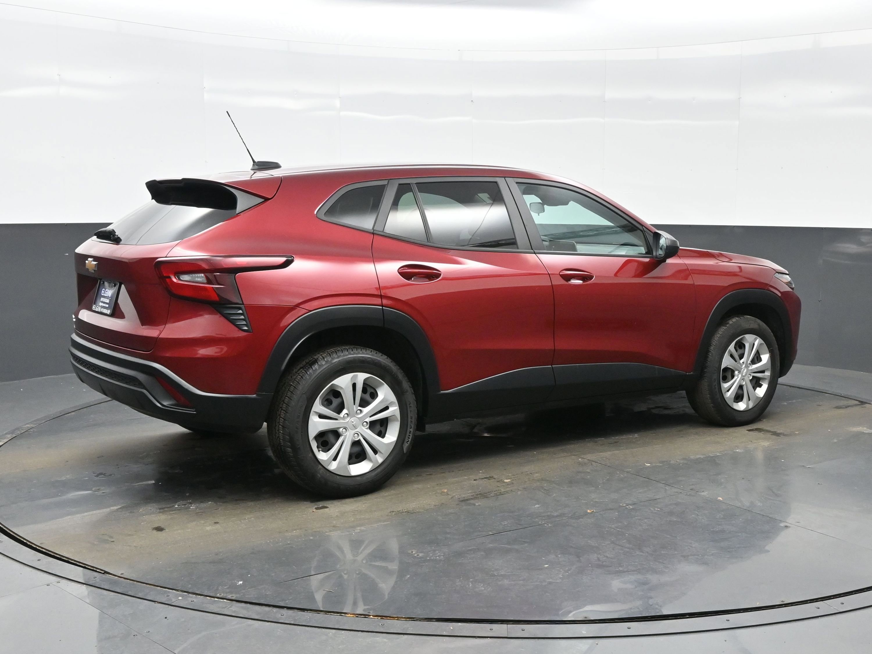 Used 2024 Chevrolet Trax LS w/ Driver Confidence Package image 6