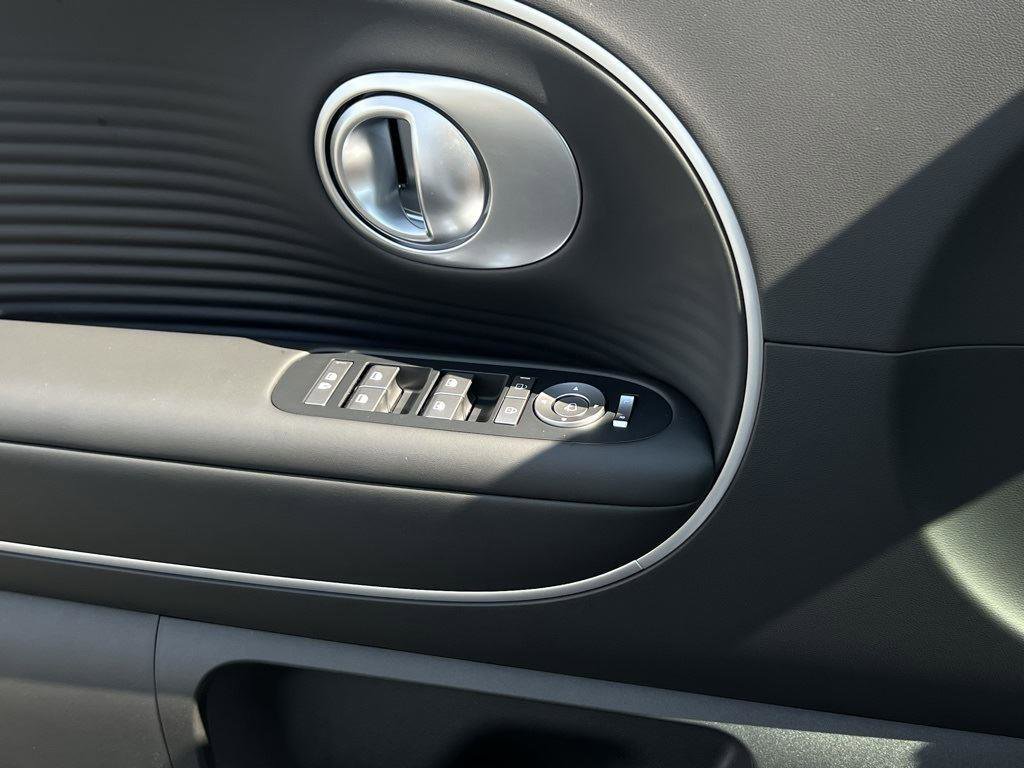 New 2026 Hyundai Ioniq 9 SEL image 16