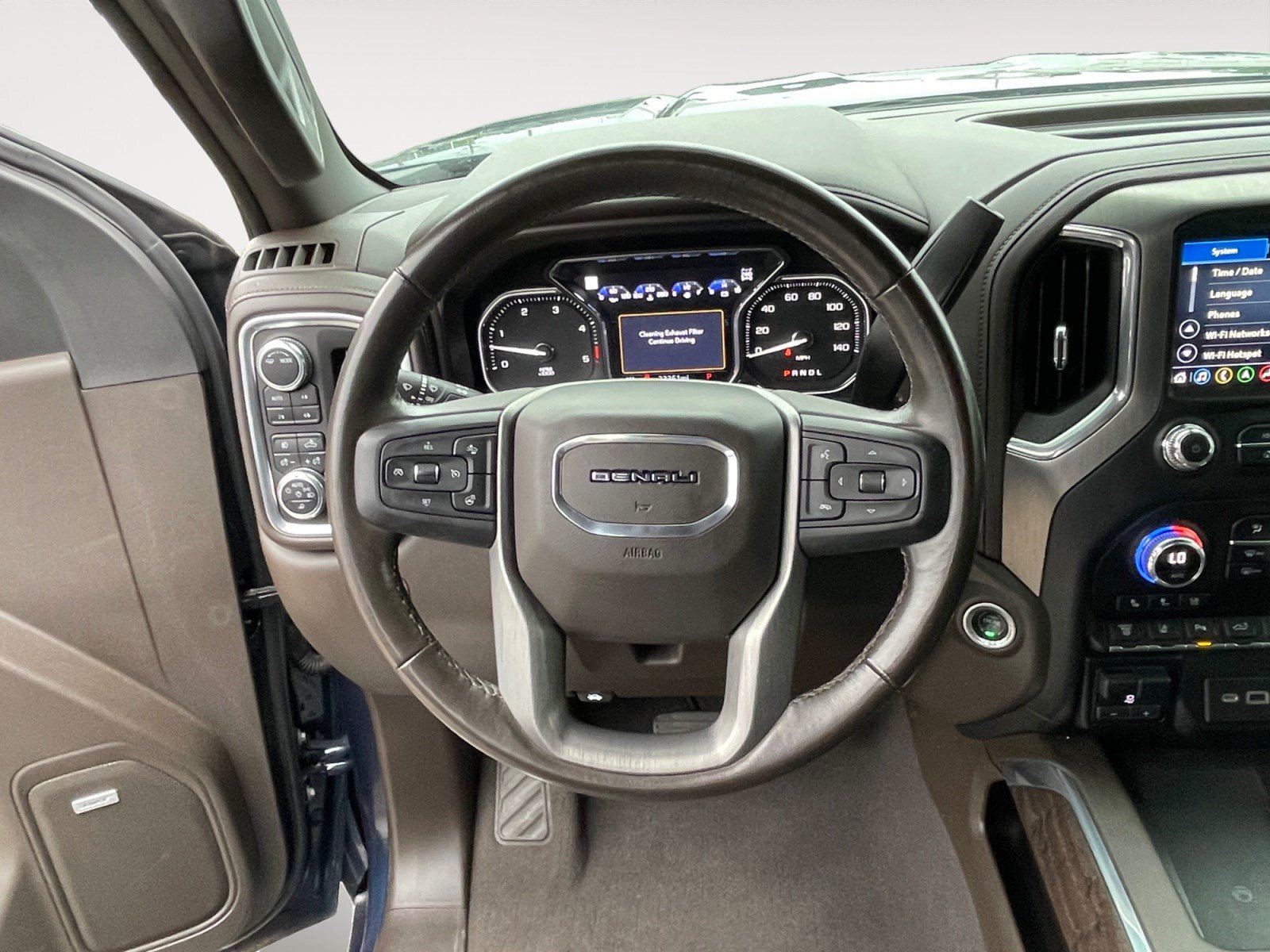 Used 2022 GMC Sierra 3500 Denali w/ Denali Ultimate Package AWD/4WD image 14