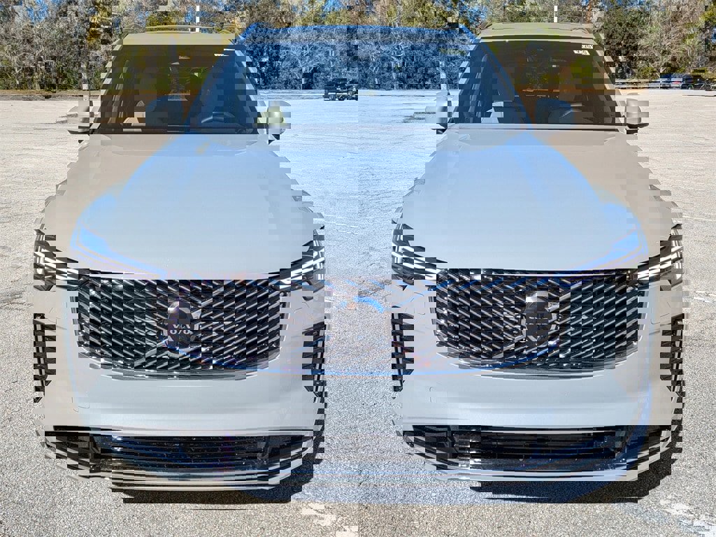 New 2026 Volvo XC90 T8 Plus w/ Protection Package Premier image 9