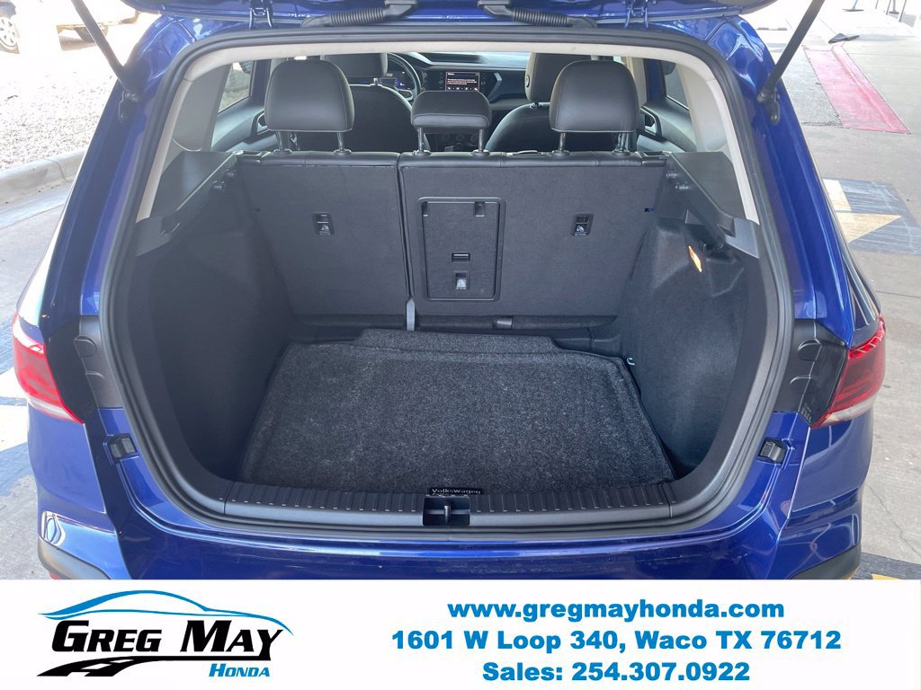 Used 2022 Volkswagen Taos SE w/ Panoramic Sunroof Package FWD image 6