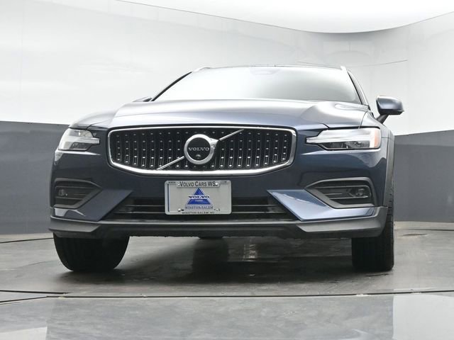 Used 2025 Volvo V60 B5 Cross Country Plus AWD/4WD image 36