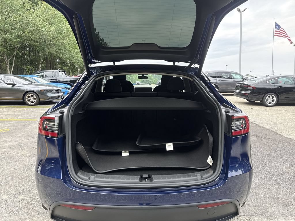 Used 2024 Tesla Model Y Long Range AWD/4WD image 21