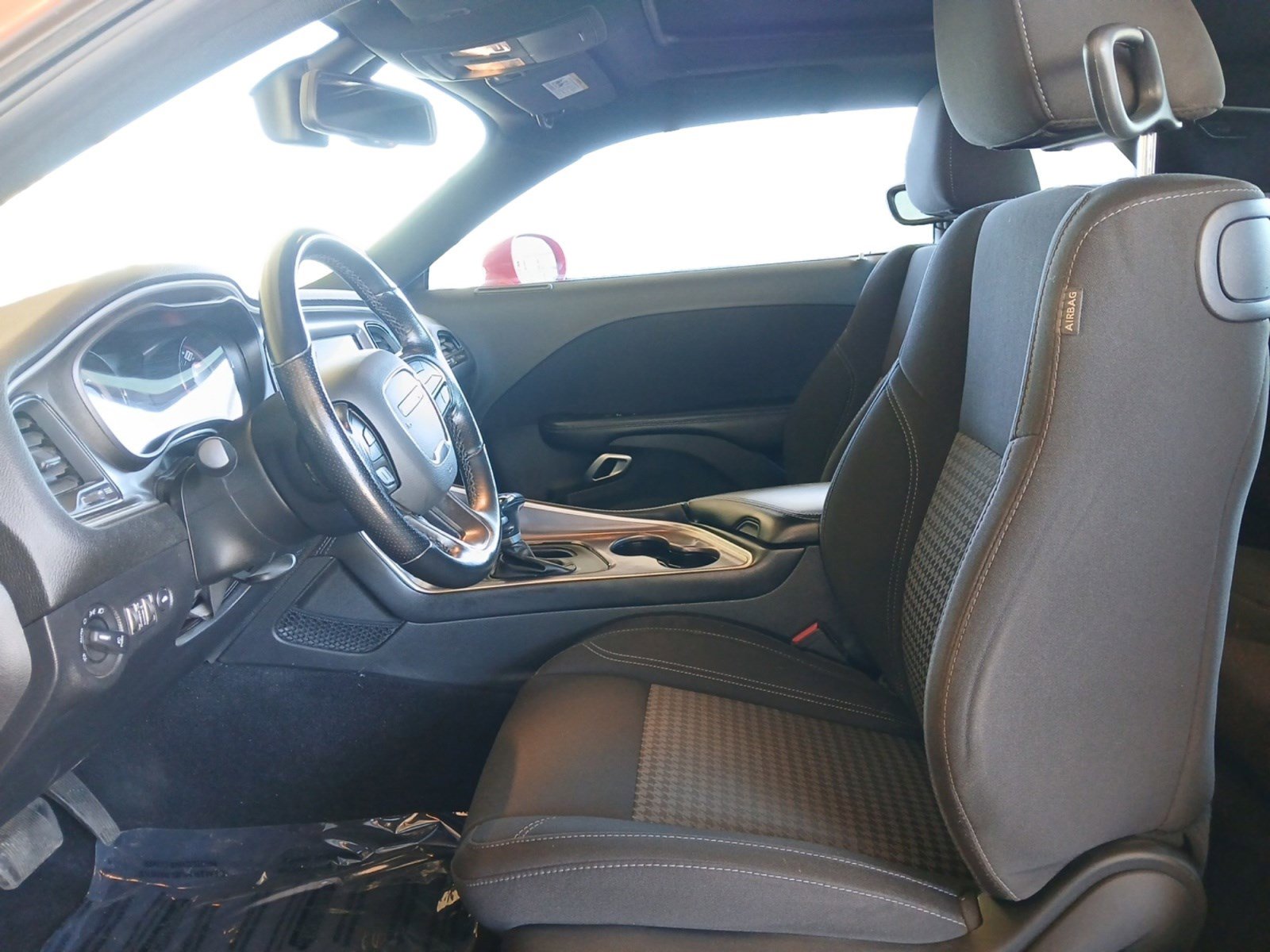 Used 2022 Dodge Challenger SXT w/ Blacktop Package image 9