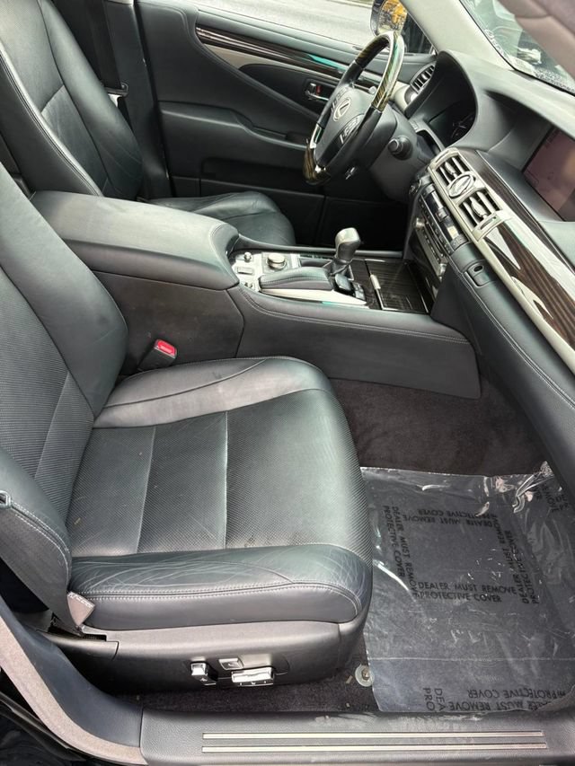 Used 2013 Lexus LS 460 w/ Comfort Pkg RWD image 23