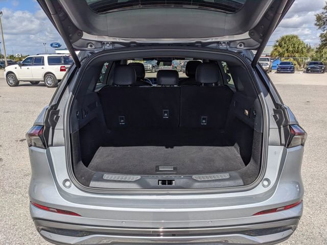 Used 2025 Lincoln Nautilus Reserve w/ Jet Appearance Package image 12