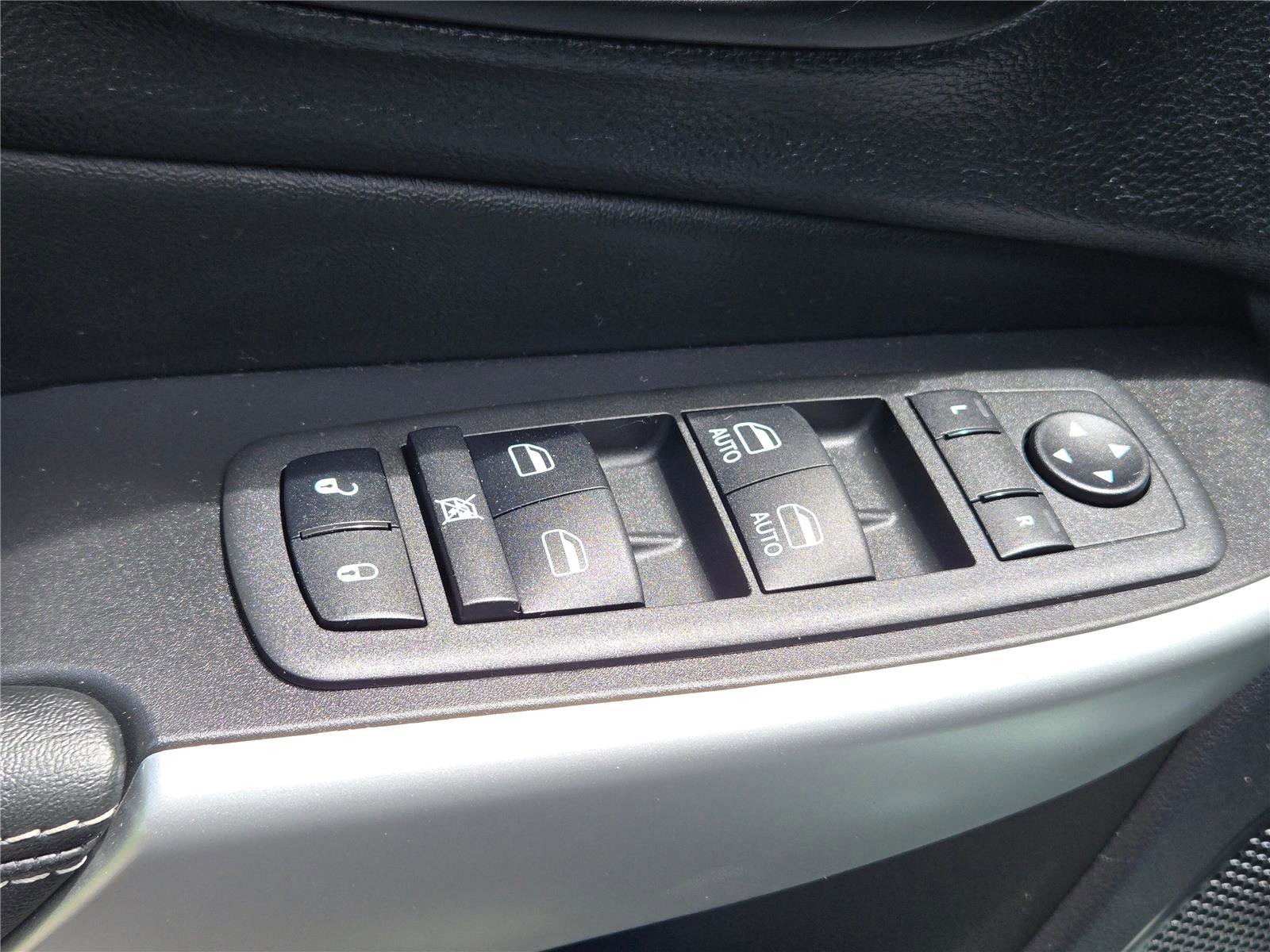 Used 2022 Jeep Cherokee Latitude w/ Sun & Sound Group AWD/4WD image 22