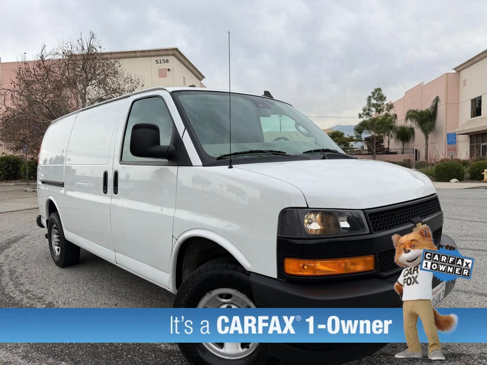 Used 2021 Chevrolet Express 3500 w/ Driver Convenience Package image 1