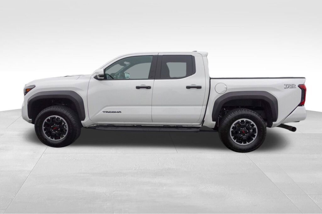 Certified 2025 Toyota Tacoma TRD Off-Road image 7