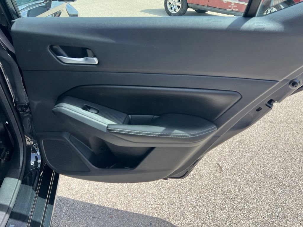 Used 2022 Nissan Altima 2.5 SV FWD image 14